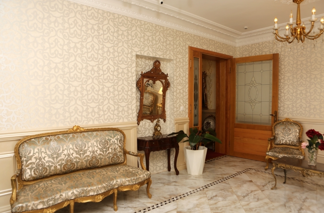 Hôtel de l'Étoile - Tour d'Hôtel